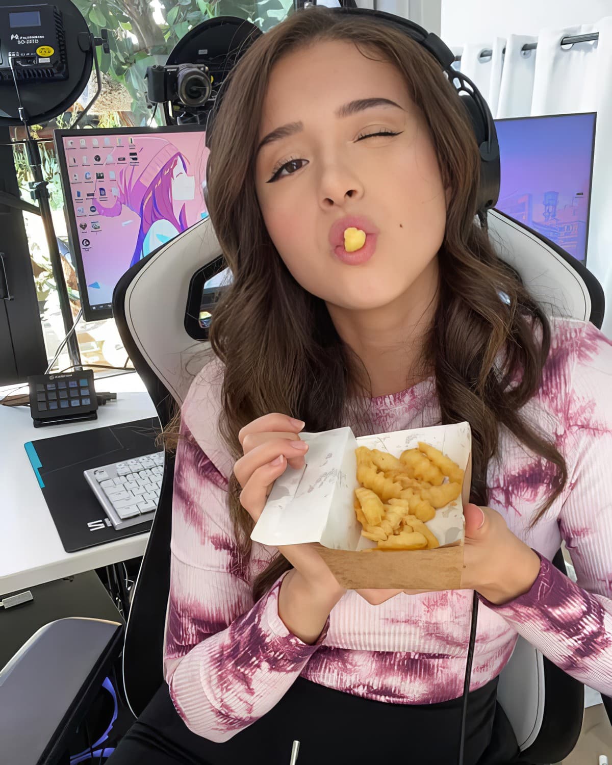 Pokimane 17